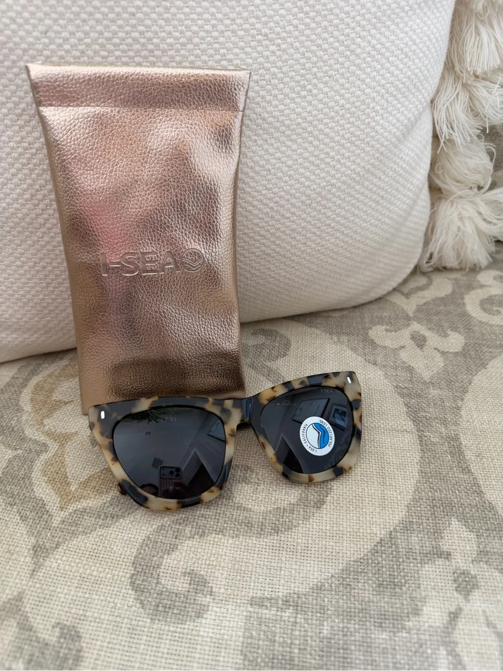 I Sea Lexi sunglasses in snow Tort